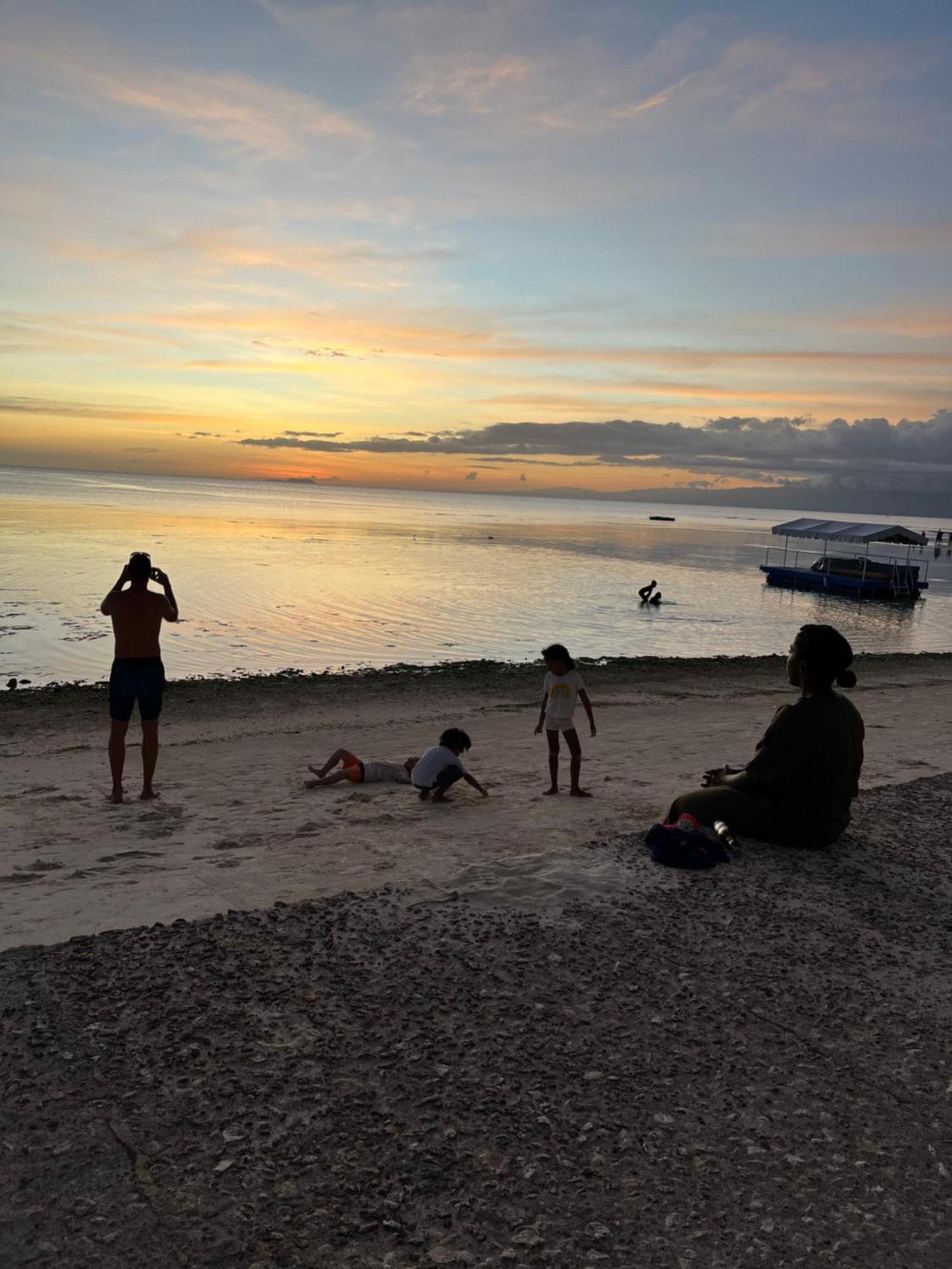Golden Sunset Inn Đảo Đảo Siquijor Ngoại thất bức ảnh